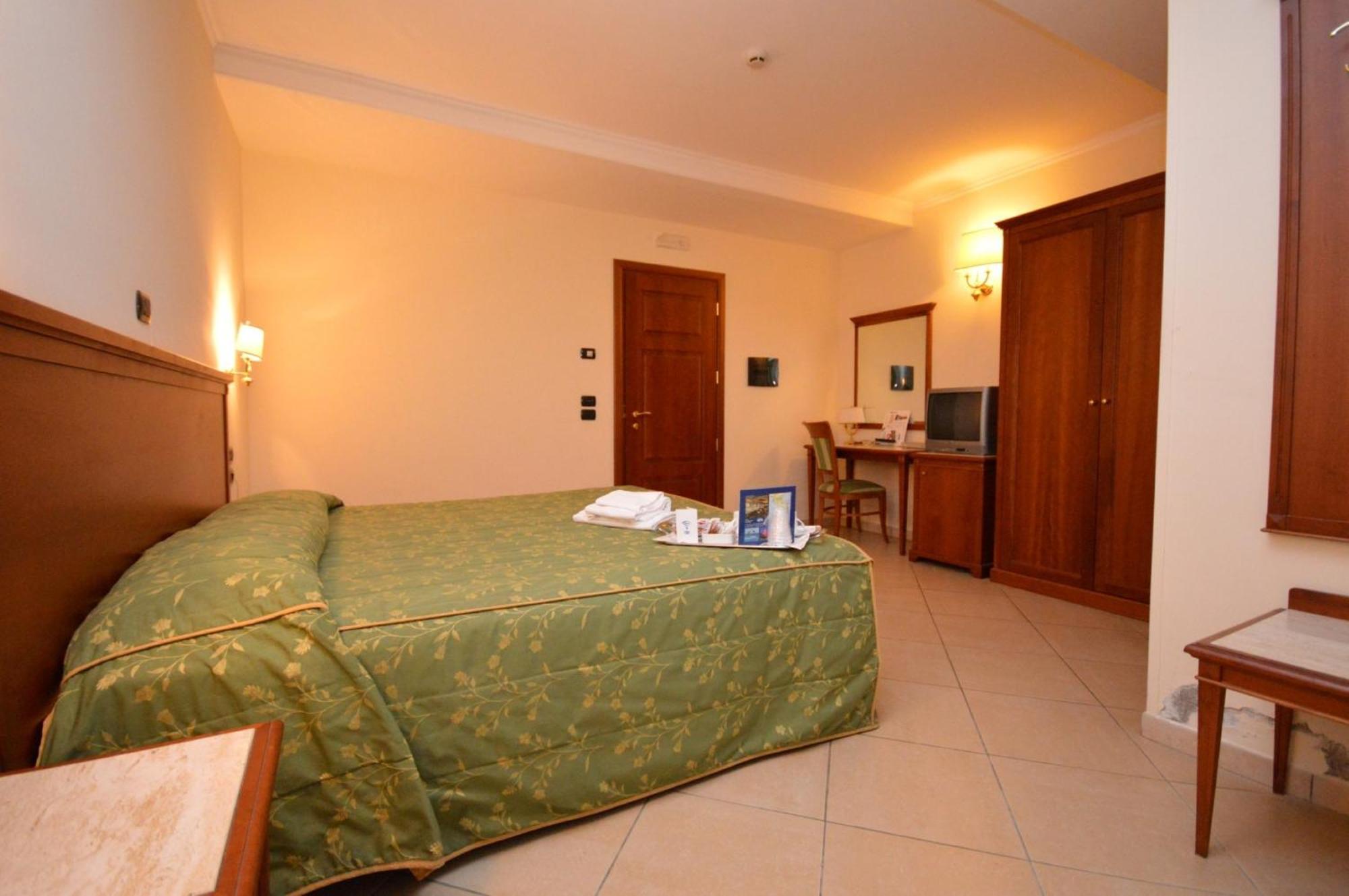 Hotel Residence Il Gabbiano Ciro Marina Phòng bức ảnh